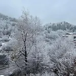 New & Stylish Axel With Mountain Views Apartment *
