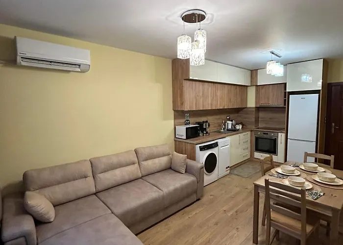 New & Stylish Axel With Mountain Views