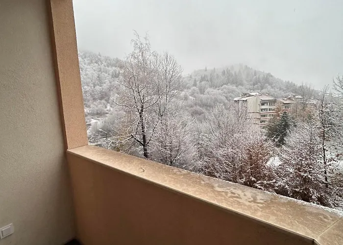 New & Stylish Axel With Mountain Views Smolyan